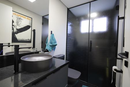 Apartamento à venda com 130m², 4 quartos e 2 vagas Apartamento à venda com 130m², 4 quartos e 2 vagasBanheiro Suíte