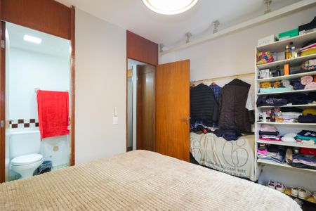 Apartamento à venda com 75m², 3 quartos e 2 vagas Apartamento à venda com 75m², 3 quartos e 2 vagasSuíte