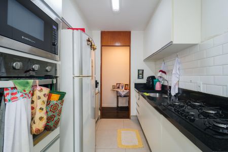 Apartamento à venda com 75m², 3 quartos e 2 vagas Apartamento à venda com 75m², 3 quartos e 2 vagasCozinha