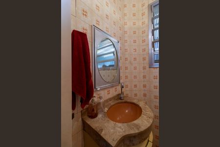 Casa à venda com 130m², 3 quartos e sem vaga Casa à venda com 130m², 3 quartos e sem vagaBanheiro de Serviço