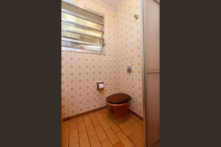 Casa à venda com 130m², 3 quartos e sem vaga Casa à venda com 130m², 3 quartos e sem vagaBanheiro de Serviço