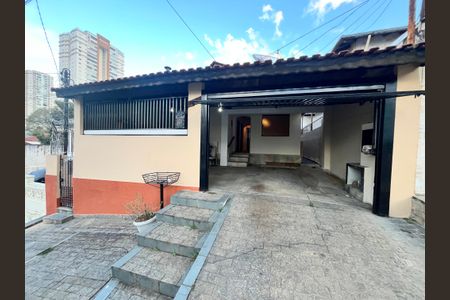 Casa à venda com 289m², 6 quartos e 2 vagasFachada