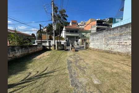 Casa à venda com 495m², 2 quartos e 5 vagas Casa à venda com 495m², 2 quartos e 5 vagasQuintal