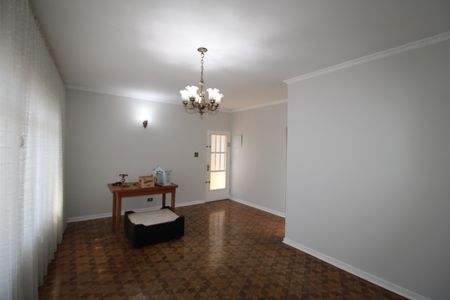 Casa à venda com 210m², 3 quartos e 4 vagasSala