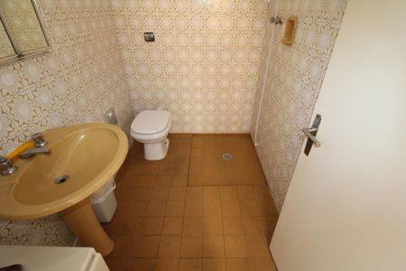 Casa à venda com 210m², 3 quartos e 4 vagasBanheiro