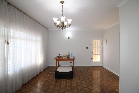 Casa à venda com 210m², 3 quartos e 4 vagasSala