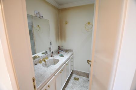 Apartamento para alugar com 221m², 5 quartos e 2 vagasBanheiro da Suíte 2