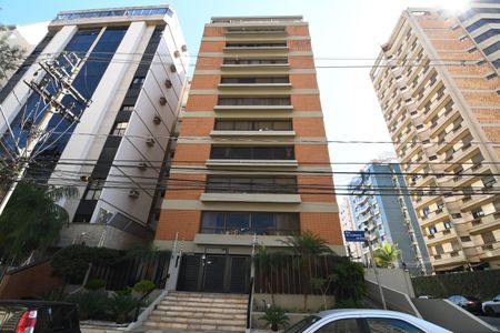 Apartamento para alugar com 221m², 5 quartos e 2 vagasFachada do Prédio