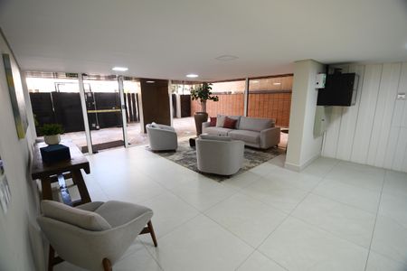 Apartamento para alugar com 221m², 5 quartos e 2 vagasHall social