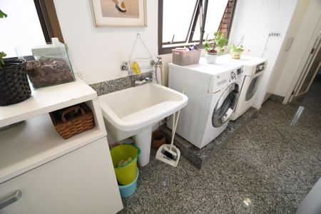 Apartamento para alugar com 221m², 5 quartos e 2 vagasÁrea de Serviço