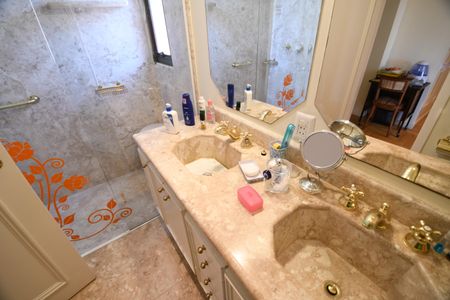 Apartamento para alugar com 221m², 5 quartos e 2 vagasBanheiro da Suíte 1