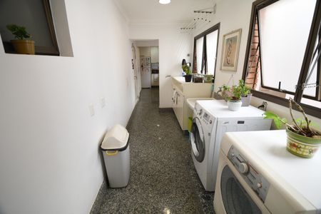 Apartamento para alugar com 221m², 5 quartos e 2 vagasÁrea de Serviço