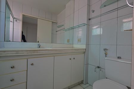 Apartamento à venda com 102m², 3 quartos e 2 vagasBanheiro da Suíte