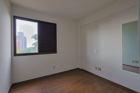 Apartamento à venda com 102m², 3 quartos e 2 vagasQuarto 2