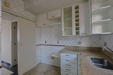 Apartamento à venda com 102m², 3 quartos e 2 vagasCozinha