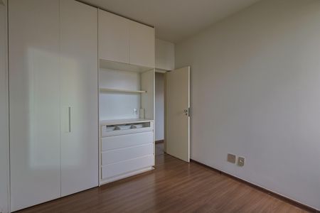 Apartamento à venda com 102m², 3 quartos e 2 vagasQuarto 2