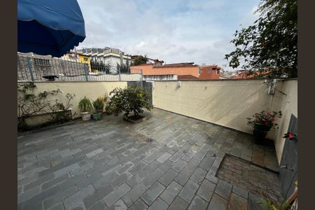 Casa à venda com 104m², 3 quartos e 2 vagasQuintal