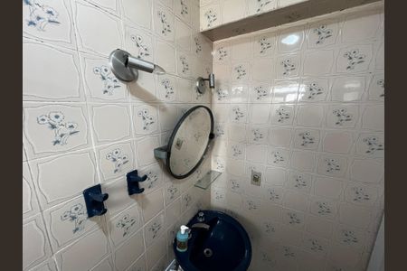 Casa à venda com 104m², 3 quartos e 2 vagasBanheiro de serviço