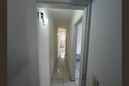 Casa à venda com 104m², 3 quartos e 2 vagasCorredor