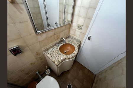 Casa à venda com 104m², 3 quartos e 2 vagasBanheiro Social