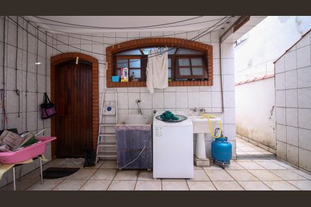 Casa à venda com 219m², 3 quartos e 4 vagas Casa à venda com 219m², 3 quartos e 4 vagasÁrea de Serviço/Quintal