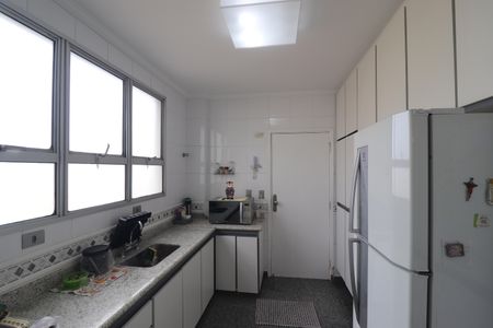 Apartamento à venda com 160m², 3 quartos e 2 vagasCozinha