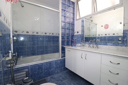 Apartamento à venda com 160m², 3 quartos e 2 vagasBanheiro 2