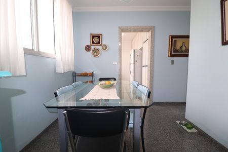 Apartamento à venda com 160m², 3 quartos e 2 vagasCopa