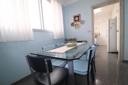 Apartamento à venda com 160m², 3 quartos e 2 vagasCopa