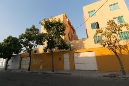 Apartamento para alugar com 55m², 2 quartos e 2 vagas Apartamento para alugar com 55m², 2 quartos e 2 vagasFachada