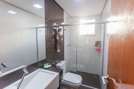 Apartamento à venda com 165m², 3 quartos e 3 vagas Apartamento à venda com 165m², 3 quartos e 3 vagasBanheiro Social