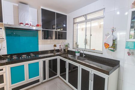 Apartamento à venda com 165m², 3 quartos e 3 vagas Apartamento à venda com 165m², 3 quartos e 3 vagasCozinha