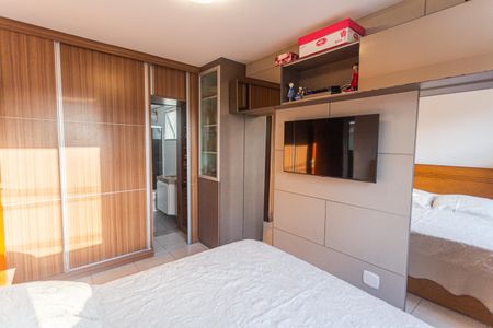 Apartamento à venda com 165m², 3 quartos e 3 vagas Apartamento à venda com 165m², 3 quartos e 3 vagasSuíte