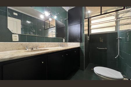 Apartamento à venda com 161m², 4 quartos e 1 vaga Apartamento à venda com 161m², 4 quartos e 1 vagaBanheiro Social