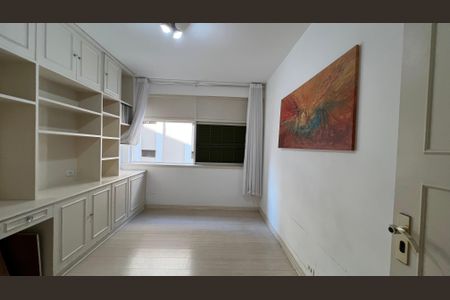 Apartamento à venda com 161m², 4 quartos e 1 vaga Apartamento à venda com 161m², 4 quartos e 1 vagaQuarto 1