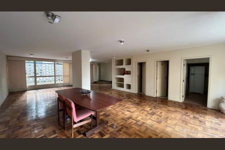 Apartamento à venda com 161m², 4 quartos e 1 vaga Apartamento à venda com 161m², 4 quartos e 1 vagaÁrea comum