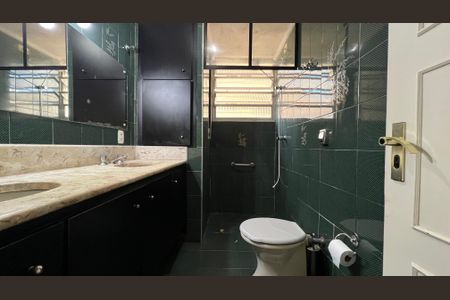 Apartamento à venda com 161m², 4 quartos e 1 vaga Apartamento à venda com 161m², 4 quartos e 1 vagaBanheiro Social