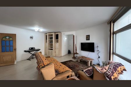 Apartamento à venda com 161m², 4 quartos e 1 vaga Apartamento à venda com 161m², 4 quartos e 1 vagaSala