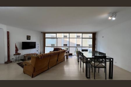 Apartamento à venda com 161m², 4 quartos e 1 vaga Apartamento à venda com 161m², 4 quartos e 1 vagaSala