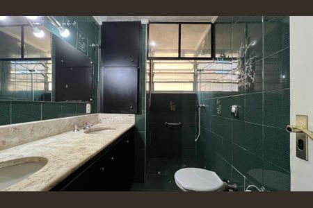 Apartamento à venda com 161m², 4 quartos e 1 vaga Apartamento à venda com 161m², 4 quartos e 1 vagaBanheiro Social