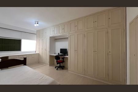 Apartamento à venda com 161m², 4 quartos e 1 vaga Apartamento à venda com 161m², 4 quartos e 1 vagaSuíte