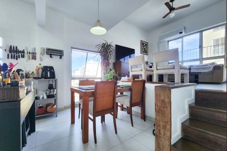 Apartamento à venda com 100m², 3 quartos e 1 vaga Apartamento à venda com 100m², 3 quartos e 1 vagaSala