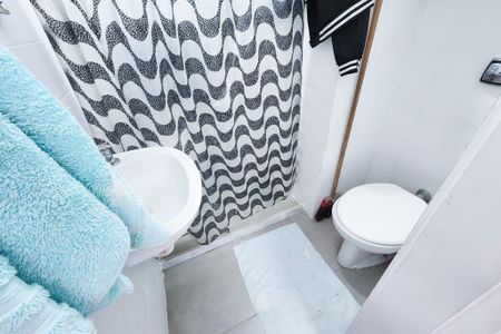 Apartamento à venda com 100m², 3 quartos e 1 vaga Apartamento à venda com 100m², 3 quartos e 1 vagaBanheiro de serviço