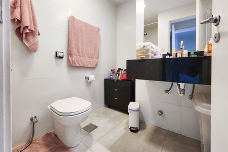 Apartamento à venda com 100m², 3 quartos e 1 vaga Apartamento à venda com 100m², 3 quartos e 1 vagaBanheiro da Suíte