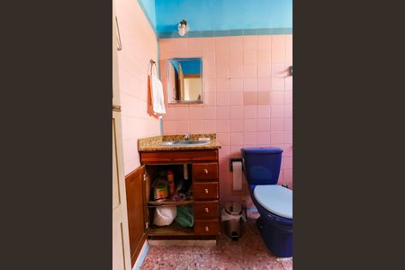 Casa à venda com 80m², 2 quartos e sem vaga Casa à venda com 80m², 2 quartos e sem vagaBanheiro