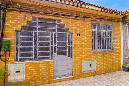 Casa à venda com 80m², 2 quartos e sem vaga Casa à venda com 80m², 2 quartos e sem vagaFachada