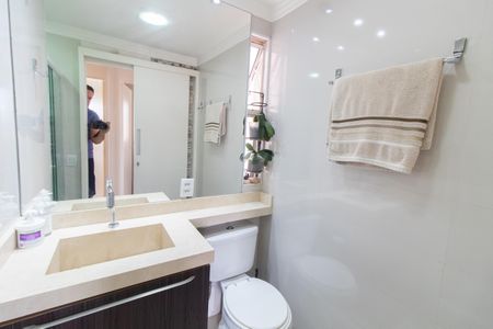 Apartamento à venda com 64m², 3 quartos e 1 vaga Apartamento à venda com 64m², 3 quartos e 1 vagaBanheiro Social