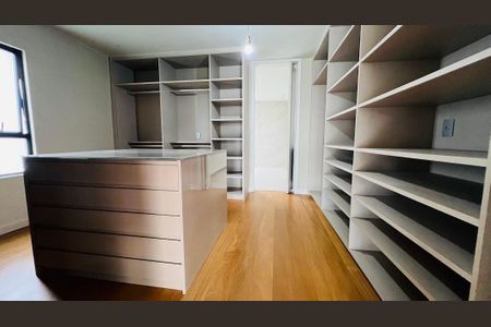 Casa de condomínio à venda com 850m², 4 quartos e 4 vagas