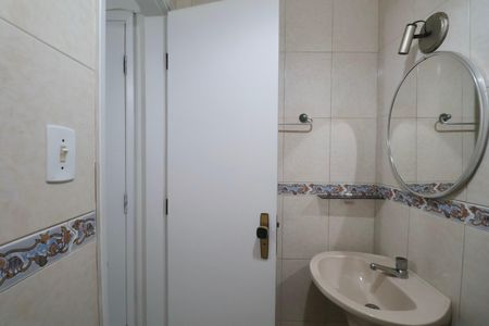Apartamento para alugar com 100m², 3 quartos e 1 vaga Apartamento para alugar com 100m², 3 quartos e 1 vagaBanheiro da Suíte 1