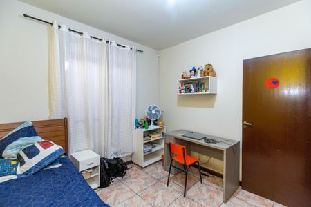 Casa à venda com 647m², 7 quartos e 4 vagas Casa à venda com 647m², 7 quartos e 4 vagasQuarto 3